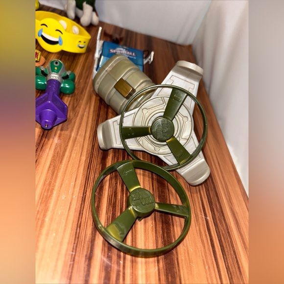 Random Junk Drawer Toy Lot - Picture 13 of 14